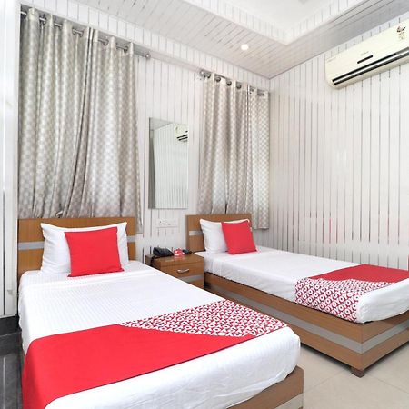 OYO 13877 Hotel Le Bon Ton Ludhiana Extérieur photo