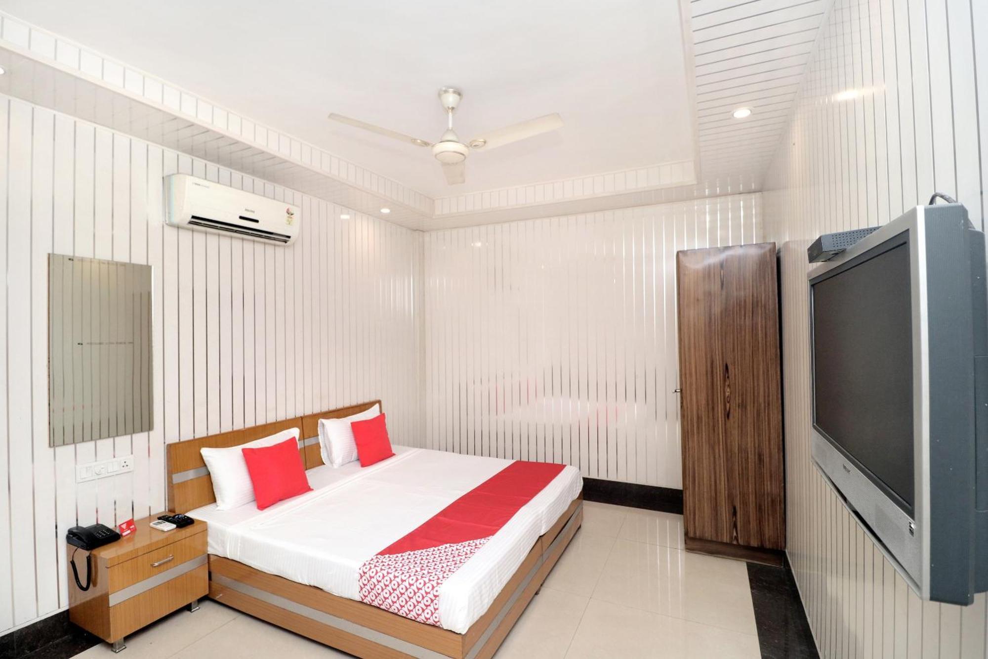 OYO 13877 Hotel Le Bon Ton Ludhiana Extérieur photo
